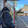 Bamberg: Neue Buspläne belasten Schüler in Wildensorg Dieser Bamberger Grundschüler aus Wildensorg ist bisher mit der Linie 910 um halb acht zur Schule gefahren. Diese Verbindung fällt nun weg.