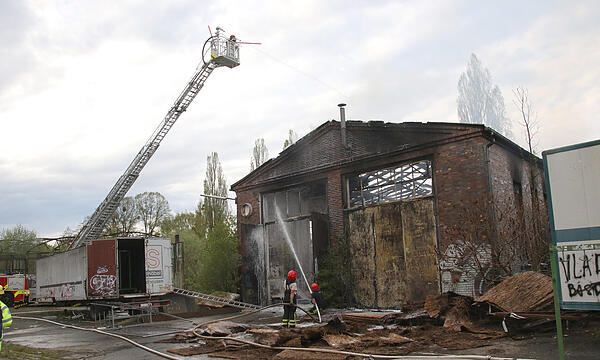 Brand Lokschuppen Coburg: hoher Schaden - Ursache unklar