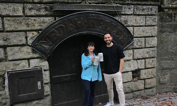 Der größte Keller im Forchheimer Kellerwald, der Neder-Keller, ist verkauft und hat einen neuen Eigentümer: Astrid Neder-Haub übergibt an Nicholas Mohnlein.