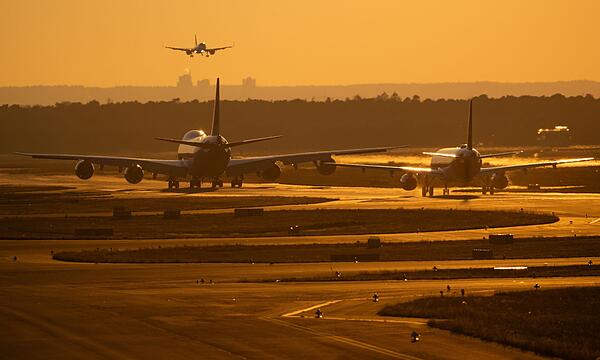 Flughafen in der Abendsonne