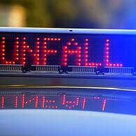Symbolbild - Polizei sichert Unfallstelle