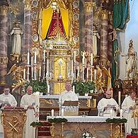 Festgottesdienst mit Pater Benedykt, Diakon Matthias Bischof, Pfarrer Hans Roppelt, Pater Sylvester und Pfarrer Pater Florian.