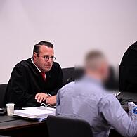Rechtsanwalt Joachim Voigt aus Bamberg vertritt die Angeklagten aus dem Landkreis Erlangen-Höchstadt.