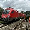 Sechs Wehren wurde wegen des Brandes in einer Lok der Deutschen Bahn alarmiert. Sechs Wehren wurde wegen des Brandes in einer Lok der Deutschen Bahn alarmiert.