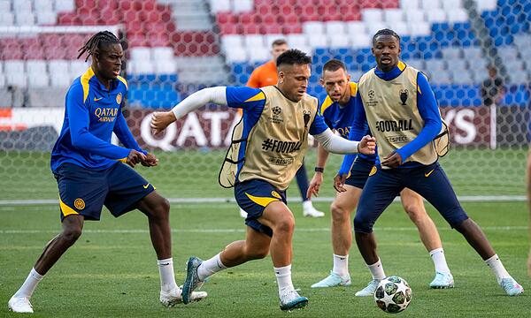 Vor Champions League Finale Paris - Mailand