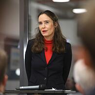 Das kommt überraschend: Tanja Kinkel hat einen neuen Roman für Kinder und Jugendliche geschrieben.