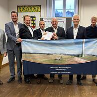 Stolz auf das Projekt sind (von links) Bernd Wust, Dennis Edelbrock (CPC), Gunnar Schwender (CPC), Bürgermeister Thomas Löffler, Bürgermeister Peter Ebertsch, Bürgermeister Timo Ehrhardt, Gerd Ketelhake (CPC) und Hubert Treml-Franz.