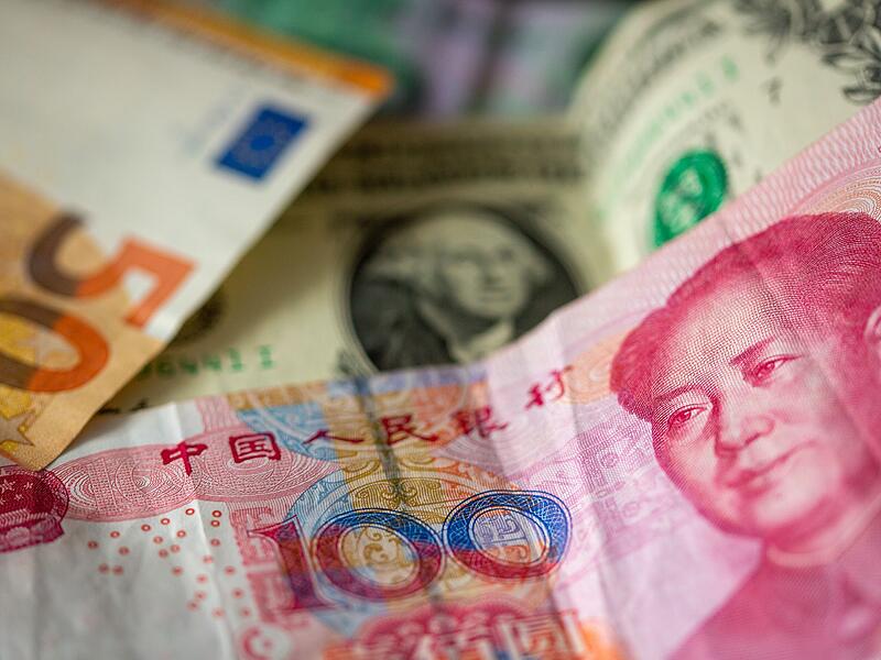 Chinesische Yuan, US-Dollar und Euro