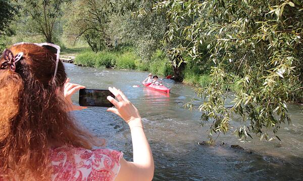 Anders als 2021 lassen sich in diesem Jahr auf der Saale im Landkreis Bad Kissingen kaum Kanufahrer fotografieren.