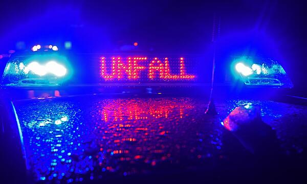 Polizei Blaulicht bei Unfallaufnahme