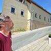 Anwohner Christian Schechtel sieht die anstehende Umleitung im Stadtteil Reuth kritisch.