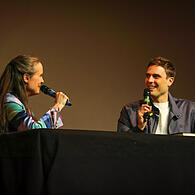 Tanja Kinkel (l.) und Constantin Schreiber verstanden sich auf der Bühne des Bamberger Literaturfestivals blendend.