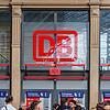 Reisende im Hauptbahnhof