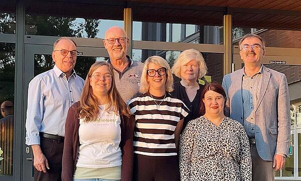Hinten von links: 1. Vorsitzender Harald Bötsch, Kassier Georg Schmitt, Rektorin Susanna Bickert, Bürgermeister Harald Hofmann, vorne (von links) stv. Schriftführerin Sandra Schuhmann, 2. Vorsitzende Judith Weber, Schriftführerin Vanessa Andres.