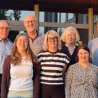 Hinten von links: 1. Vorsitzender Harald Bötsch, Kassier Georg Schmitt, Rektorin Susanna Bickert, Bürgermeister Harald Hofmann, vorne (von links) stv. Schriftführerin Sandra Schuhmann, 2. Vorsitzende Judith Weber, Schriftführerin Vanessa Andres.