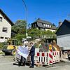 Breitbandpate Thomas Frashek (links) erörtert mit Bürgermeister Stefan Hienlein den Breitbandausbau. Breitbandpate Thomas Frashek (links) erörtert mit Bürgermeister Stefan Hienlein den Breitbandausbau.