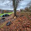 Tödlicher Unfall bei Aschach Die Rettungskräfte konnten für den 69-jährigen Fahrer des VW nichts mehr tun, er starb noch an der Unfallstelle kurz vor Aschach. Der Unfallort glich einem Trümmerfeld. Sogar der Motorblock wurde aus dem Auto gerissen, er liegt auf dem Feldweg.