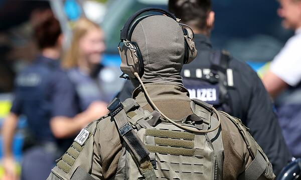 Großeinsatz der Polizei an Mittelschule in Roth