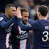 Kylian Mbappé (l), Neymar (m) und Lionel Messi