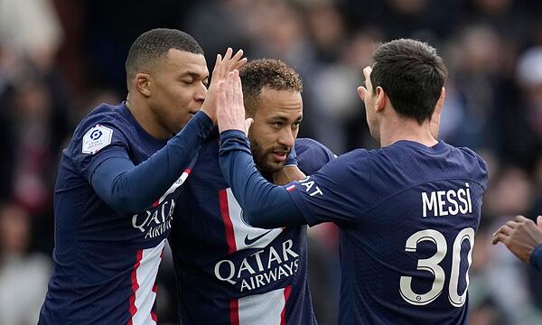 Kylian Mbappé (l), Neymar (m) und Lionel Messi