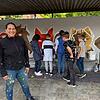 Liliana Martinez mit den Kindern der Grundschule Weisendorf bei der Arbeit.