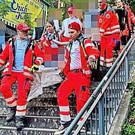 Die Rettungstrupps des Roten Kreuzes rücken während der Bergkirchweih oft aus.