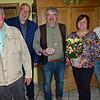 Die Siegerin des Einzelhauswettbewerbes wurde in der Hauptversammlung des Gartenbauverein Gumpersdorf ausgezeichnet. Für Johanna Heierth nahm Dietmar Wehrfritz (Mitte) die Auszeichnung entgegen. Unser Bild zeigt weiter (v. l.) Bürgermeister Volker...
