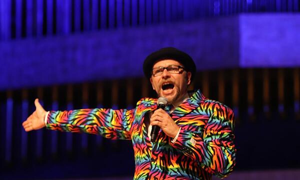 Moderiert zum 15. und nun zum letzten Mal den Poetry Slam in der Kulturfabrik in Höchstadt: der zweifache fränkische Poetry Slam-Meister Michael Jakob.