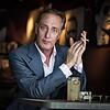 Als Schauspieler hat Wilfried Hochholdinger markante Rollen in über 300 Film-, Theater- und TV-Produktionen gespielt. Außerdem komponiert er Musik. Als Schauspieler hat Wilfried Hochholdinger markante Rollen in über 300 Film-, Theater- und TV-Produktionen gespielt. Außerdem komponiert er Musik.