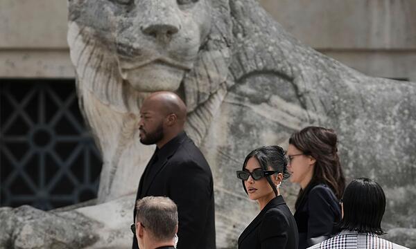 Kardashian sagt zu Überfall in Paris vor Gericht aus