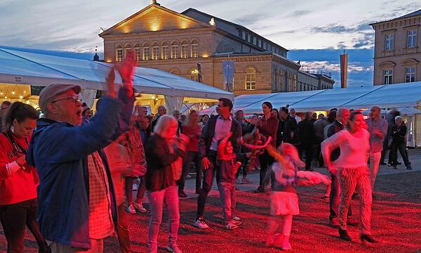 Stimmung beim Schlossplatzfest 2023 in Coburg