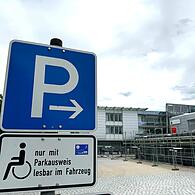 Behindertenparkplatz am Klinikum