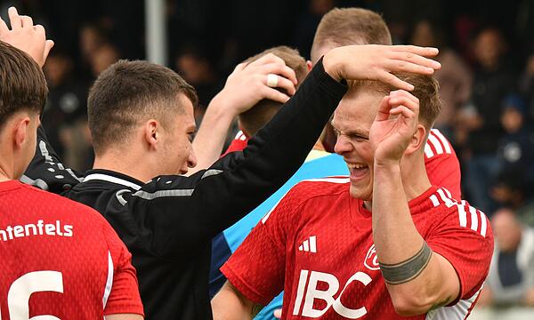 Haben Leon Holzheid (rechts) und der FC Lichtenfels auch am Samstag Grund zum Jubeln?