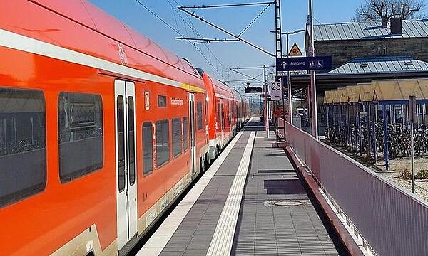 Die Bahnsteige am Staffelsteiner Bahnhof sind ab sofort barrierefrei zu erreichen.