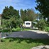 Der Campingplatz in Lilling: Hier hat die Familie Pingold drei Stellplätze mitten in der Obstwiese geschaffen. Der Campingplatz in Lilling: Hier hat die Familie Pingold drei Stellplätze mitten in der Obstwiese geschaffen.