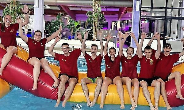 Viel Abwechslung, kein Alkohol: Das Team der DLRG feierte mit.