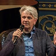 Schauspiel-Direktor Matthais Straub inszeniert die Coburger Erstauffürhung des Songdramas „Ewig Jung“ am Landestheater.