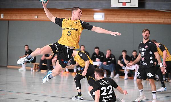 Für Oliver Graczyk vom HSC 2000 Coburg II (hier gegen die Mannschaft von Erlangen Bruck) gab es gegen Abwehrbund der Anzinger kaum ein Durchkommen.