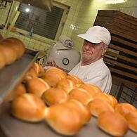 Die Bäckerei Pfister von Werner Schrüfer in Burk ist an Karsamstag und Ostersonntag geöffnet. Welche Bäckereien an den Kartagen und Ostern noch geöffnet haben? Der große Überblick zeigt es.