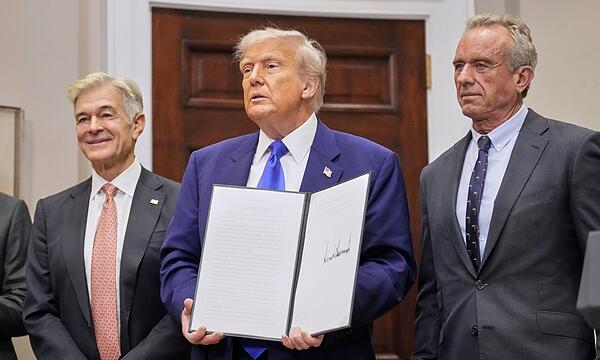 USA - Trump unterzeichnet Dekret für Arzneipreise