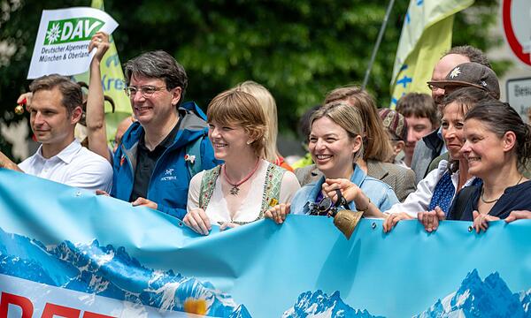 Protestaktion "Rettet die Berge"
