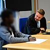 Der Angeklagte und sein Rechtsanwalt Maximilian Glabasnia aus Bamberg