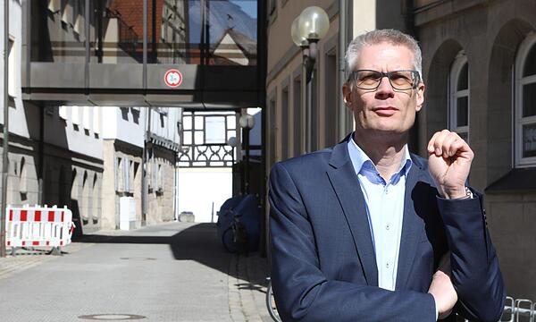 "Weg von der Mehrhäusigkeit": OB Uwe Kirschstein forciert ein zentrales Verwaltungsgebäude. "Weg von der Mehrhäusigkeit": OB Uwe Kirschstein forciert ein zentrales Verwaltungsgebäude.