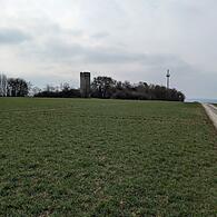 Der Solarpark soll an die Schlegelwarte angrenzen.