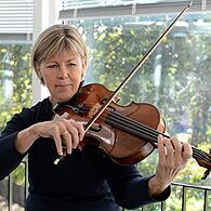 Lois Landsverk ist seit 1992 Solo-Bratscherin bei den  Bamberger Symphonikern.