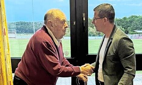 Horst Söder wurde für 75 Jahre Mitgliedschaft geehrt.
