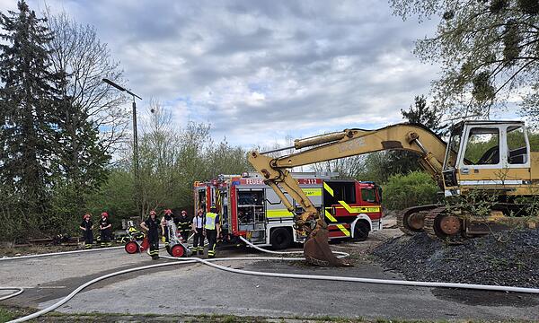 Der Lokschuppen in Coburg ist ausgebrannt.