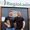 Philipp Dietz und sein Geschäftspartner Stefan Büttner haben den neuen Regioladen in der Hauptstraße 56 in Ebensfeld eröffnet.