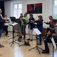 Das Orchester der Lehrkräfte der Sing- und Musikschule wird am Informationstag, am kommenden Samstag, sein Können präsentieren.