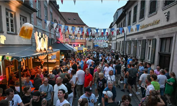 Zur Sandkerwa werden auch in diesem Jahr wieder 200.000 Besucher erwartet. Zur Sandkerwa werden auch in diesem Jahr wieder 200.000 Besucher erwartet.